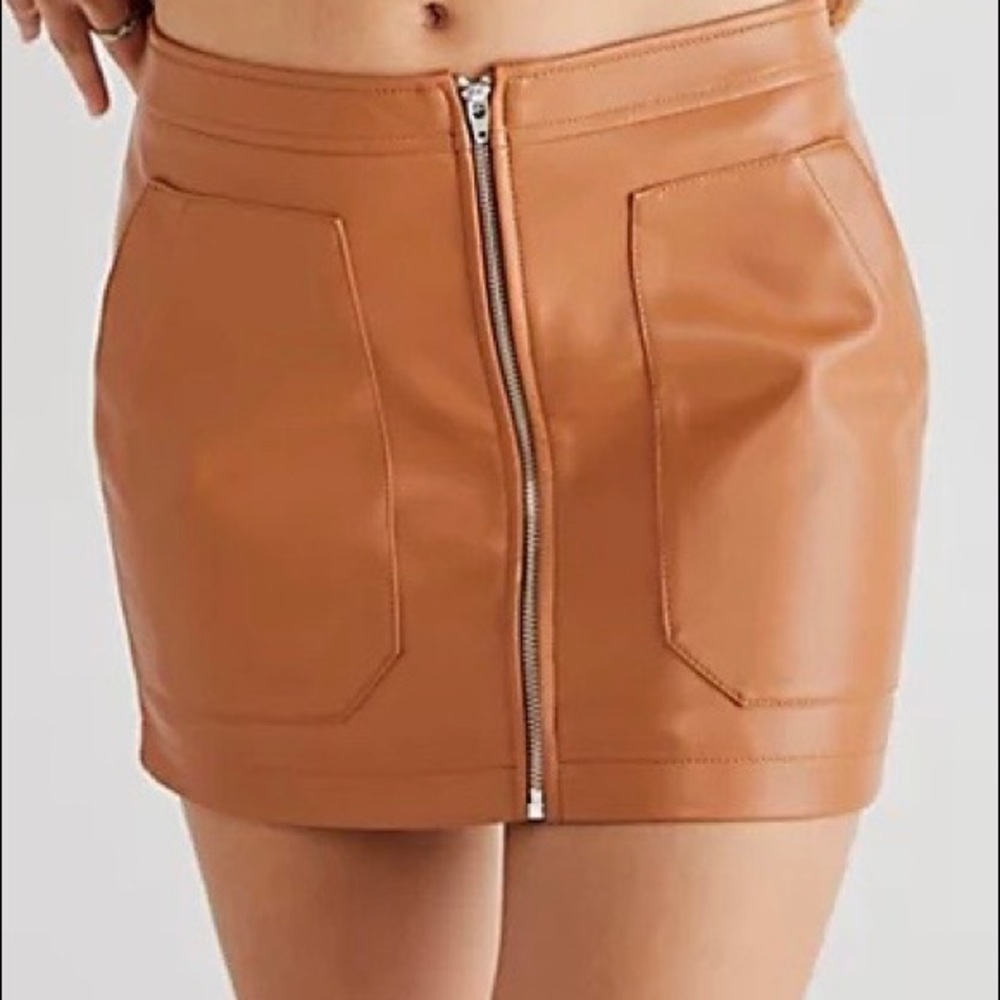 Maya Mod Vegan Leather Mini Skirt